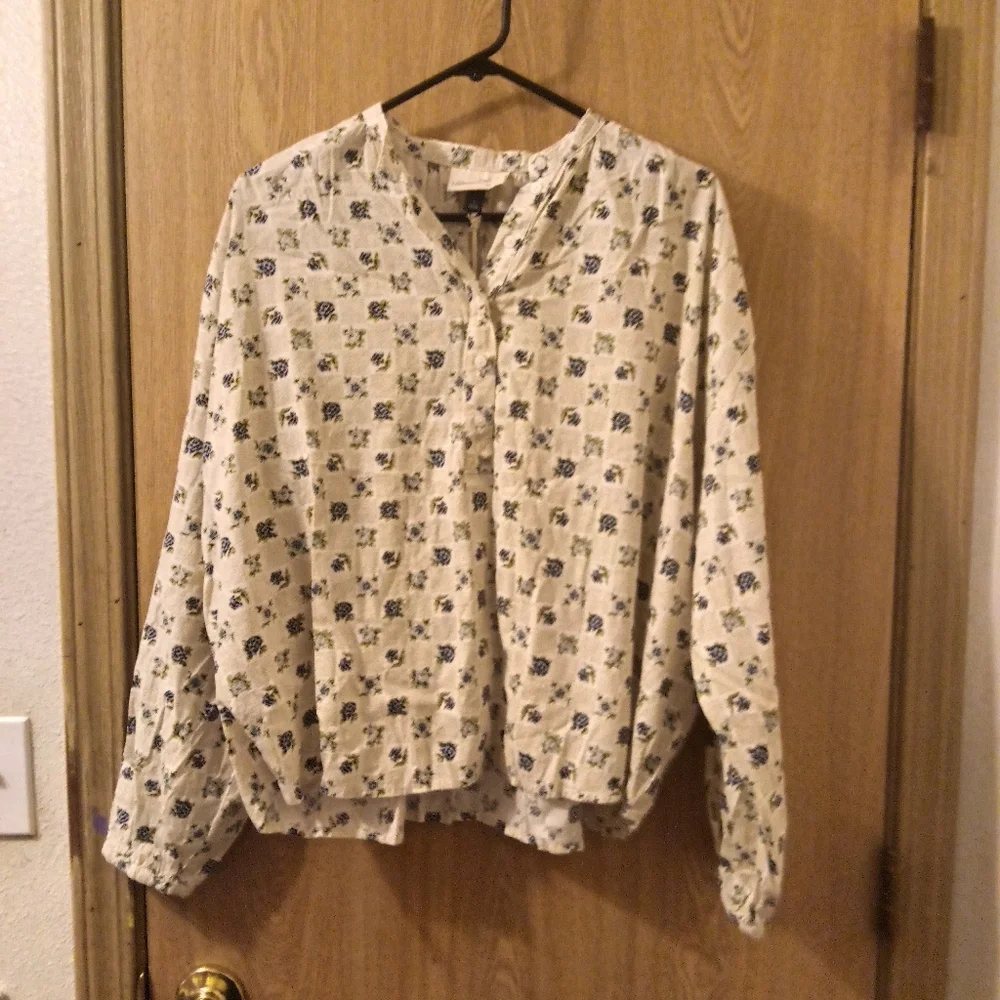 Floral Cream Universal Thread Women's Small Casual NWT Shirt - Picture 1 of 4